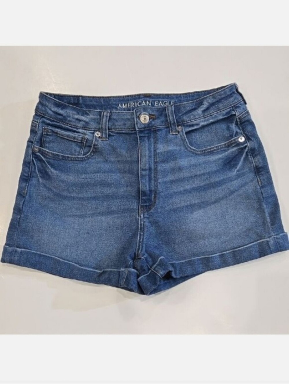 American Eagle Mom Shorts Size 6‎ High Rise Cuffed